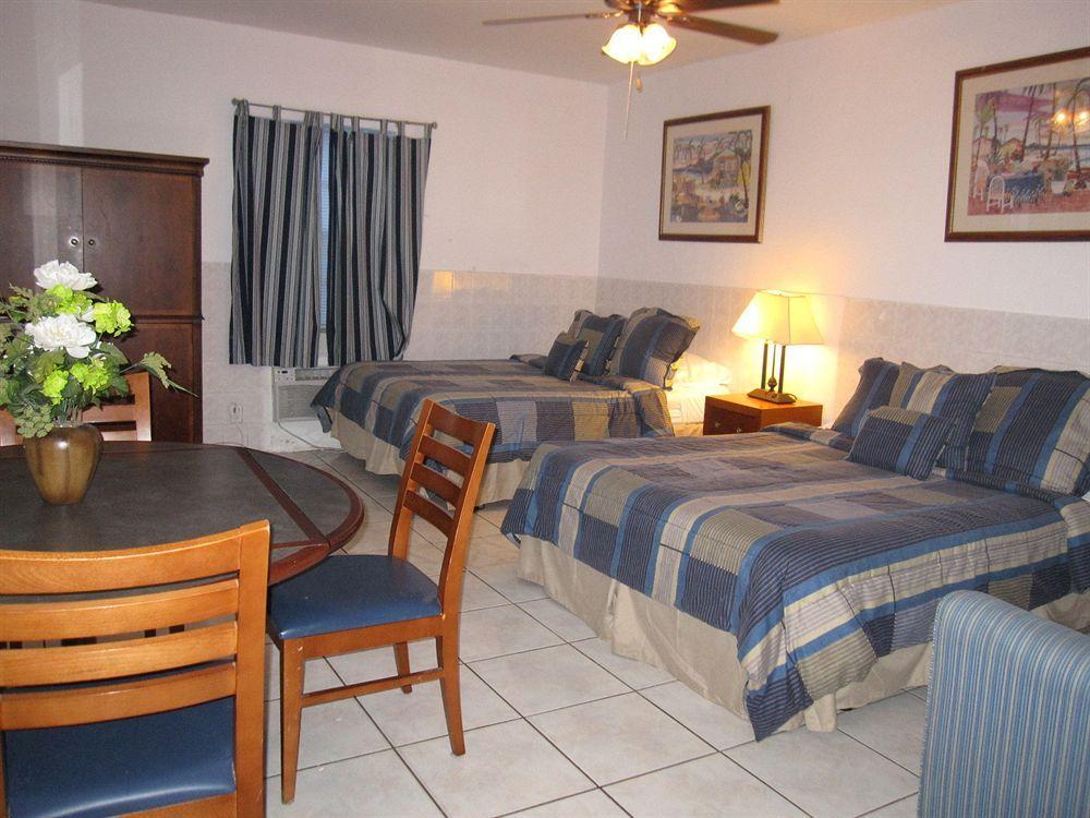 The Blue Wave Hotel 3*